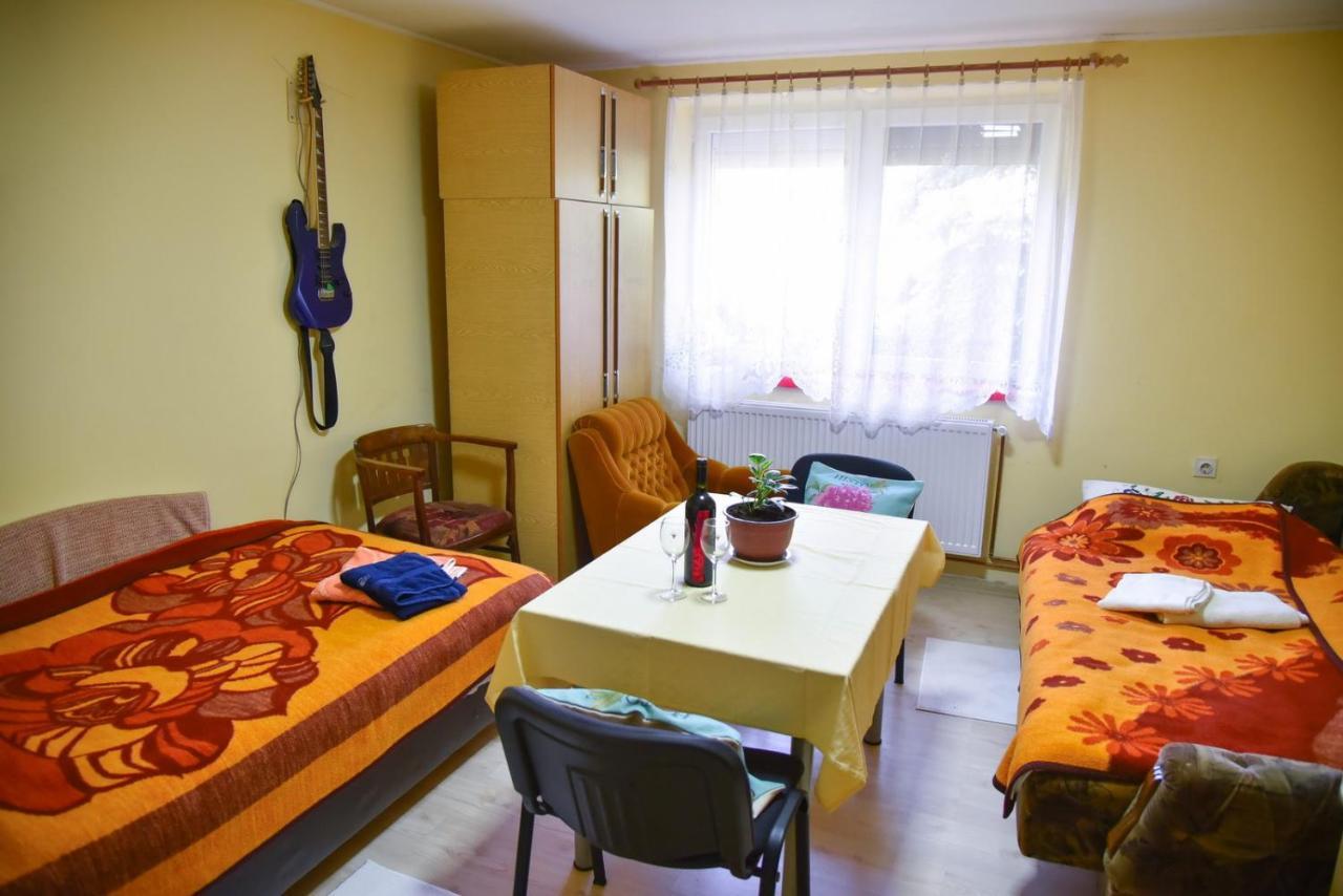 Sobe Masa Guest House ซูโบติกา ภายนอก รูปภาพ