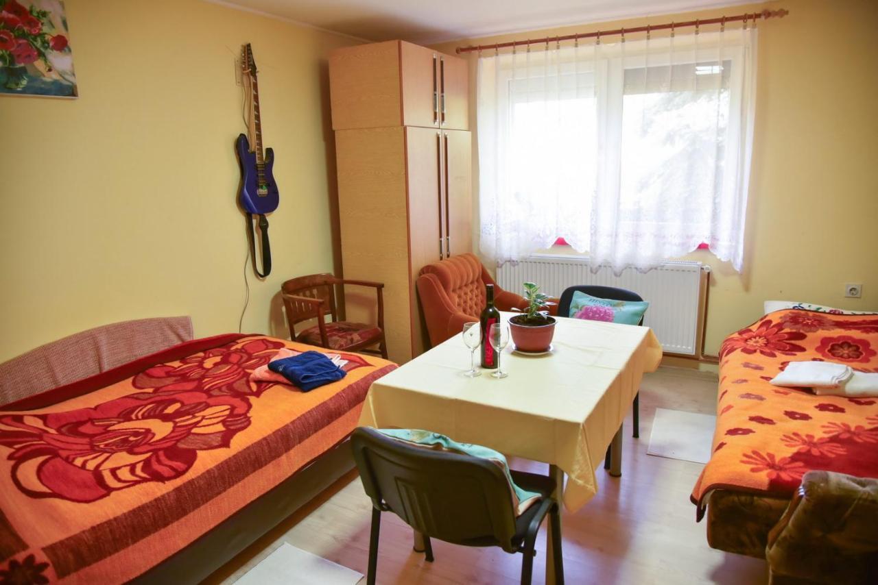 Sobe Masa Guest House ซูโบติกา ภายนอก รูปภาพ