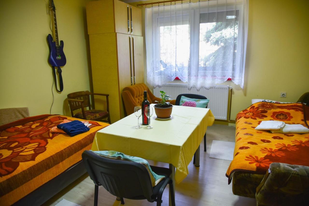 Sobe Masa Guest House ซูโบติกา ภายนอก รูปภาพ