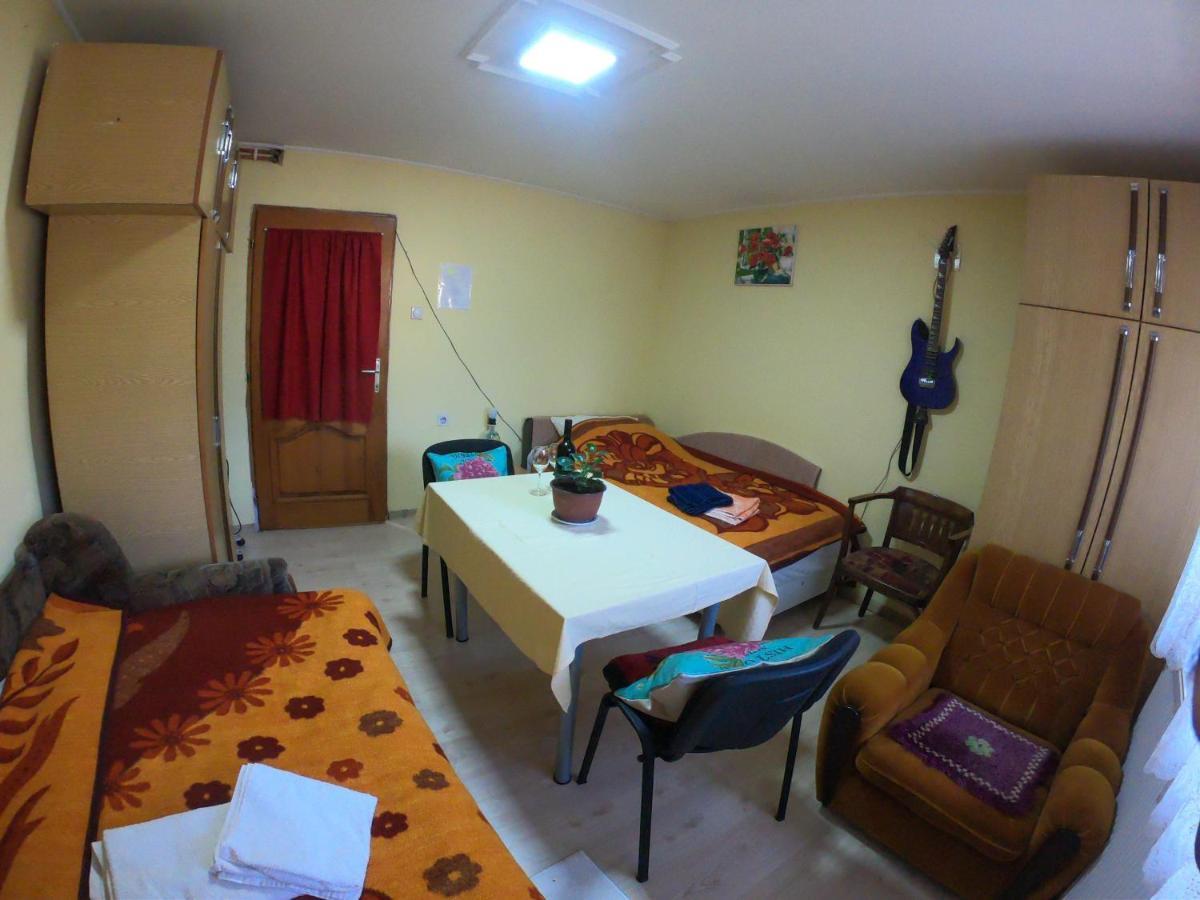 Sobe Masa Guest House ซูโบติกา ภายนอก รูปภาพ